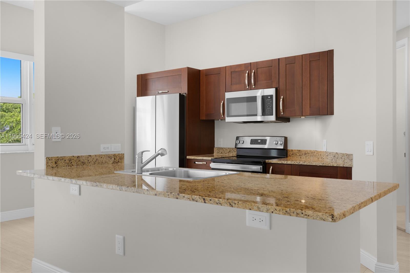 TURNBERRY VLG NO TOWER CO - Residential