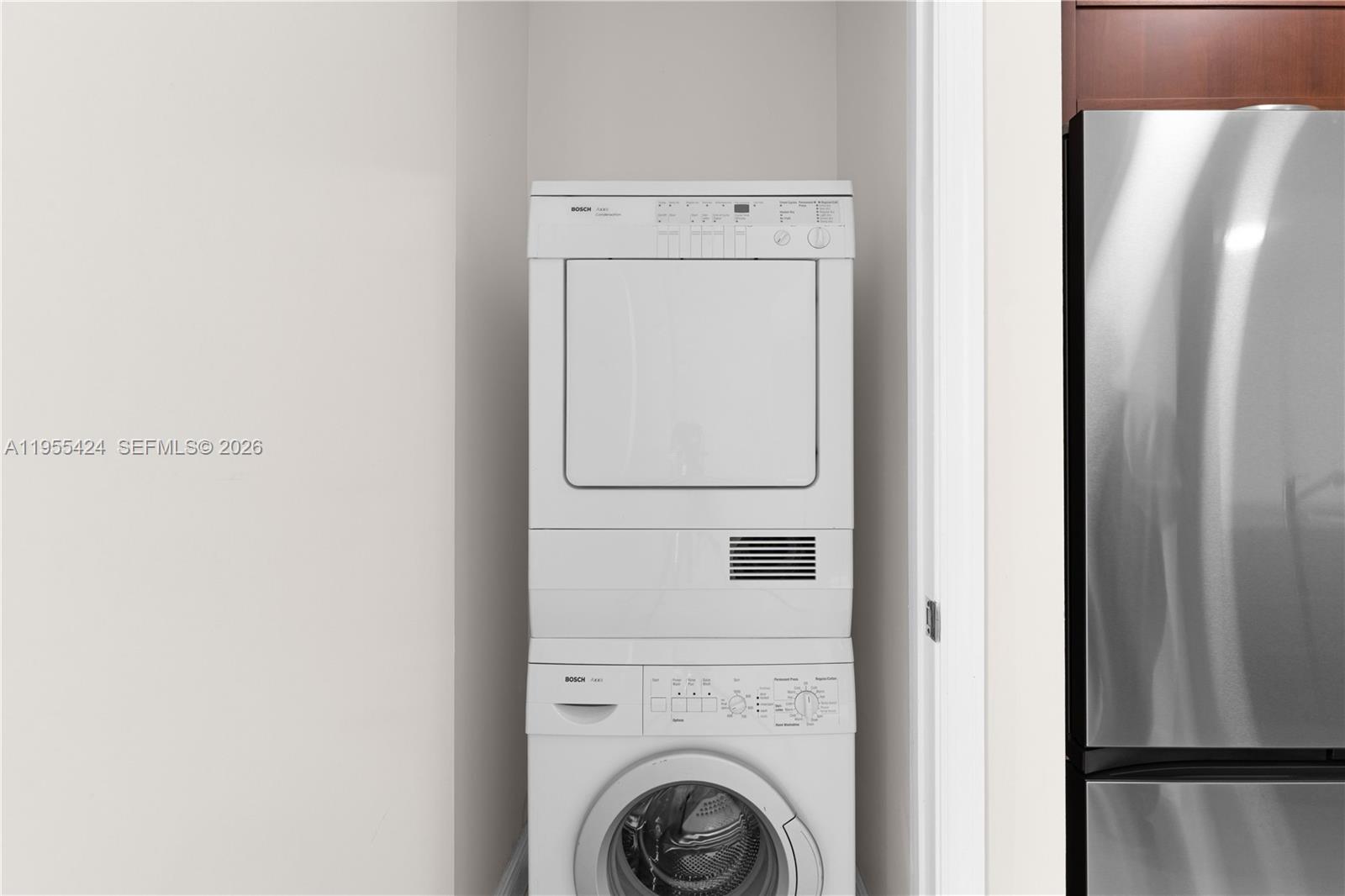 TURNBERRY VLG NO TOWER CO - Residential