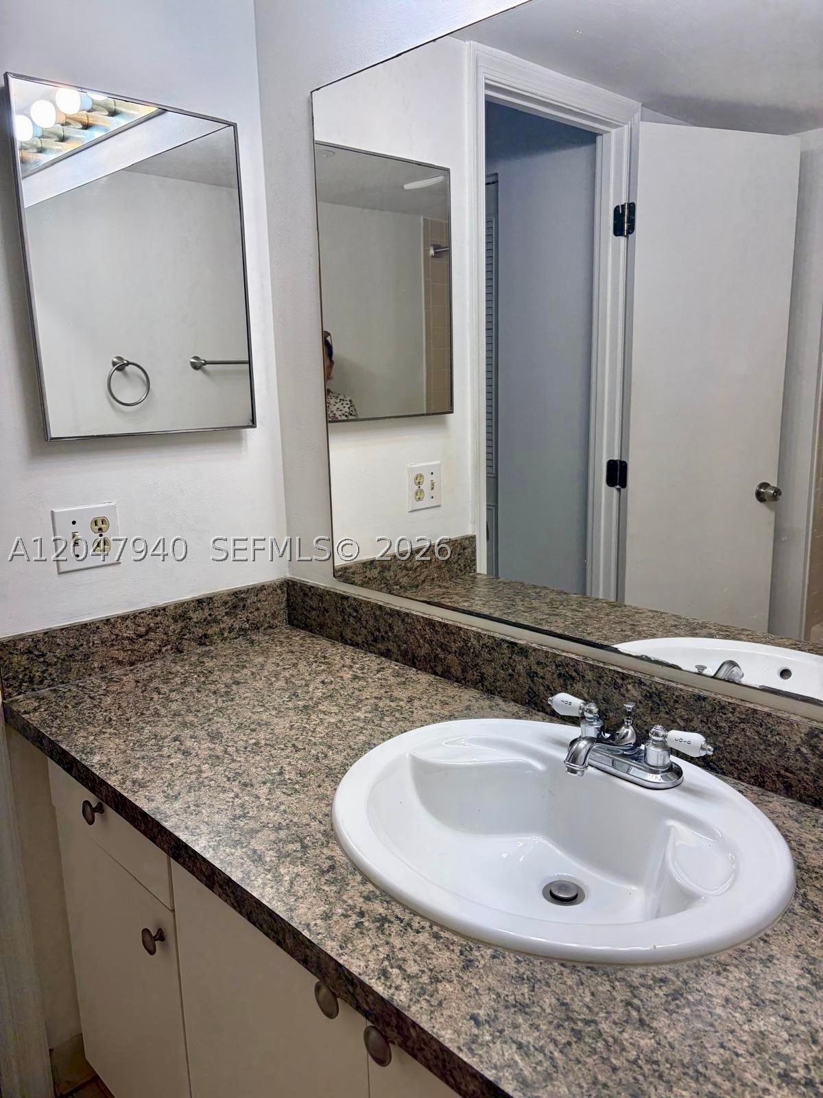LAKES OF NEWPORT I CONDO - Residential Lease