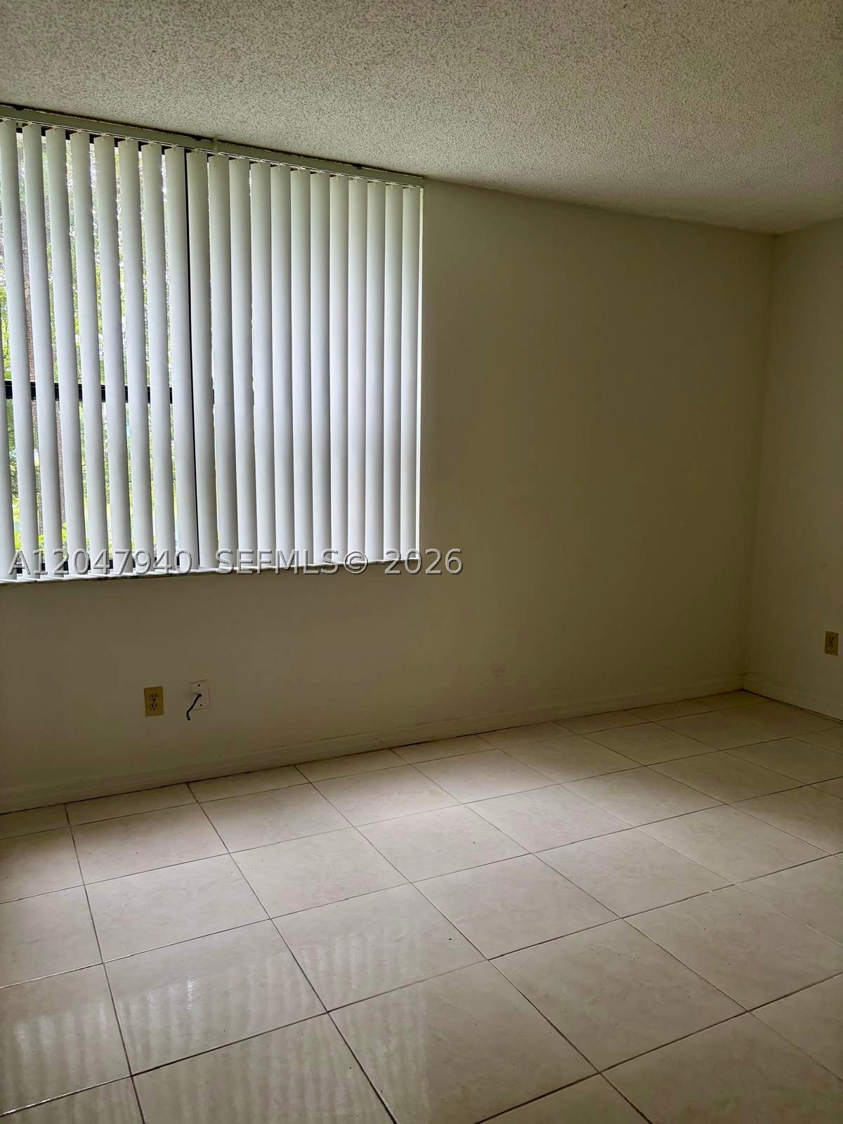 LAKES OF NEWPORT I CONDO - Residential Lease
