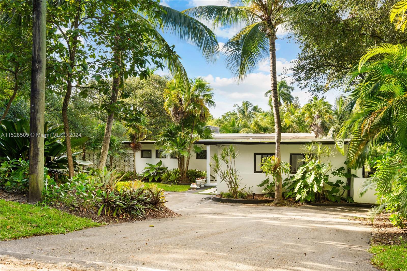 SHERWOOD FOREST - Residential Lease