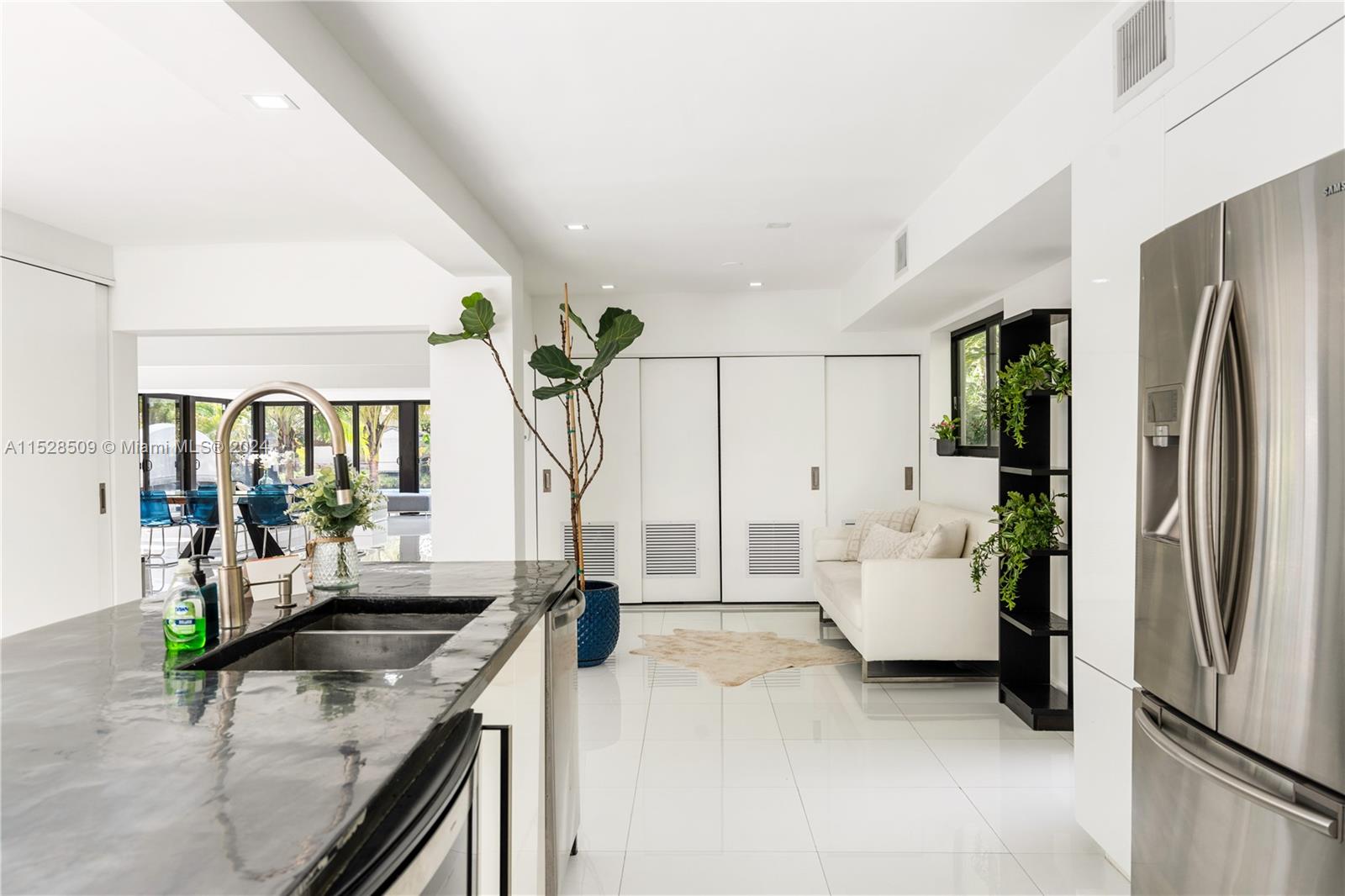 SHERWOOD FOREST - Residential Lease
