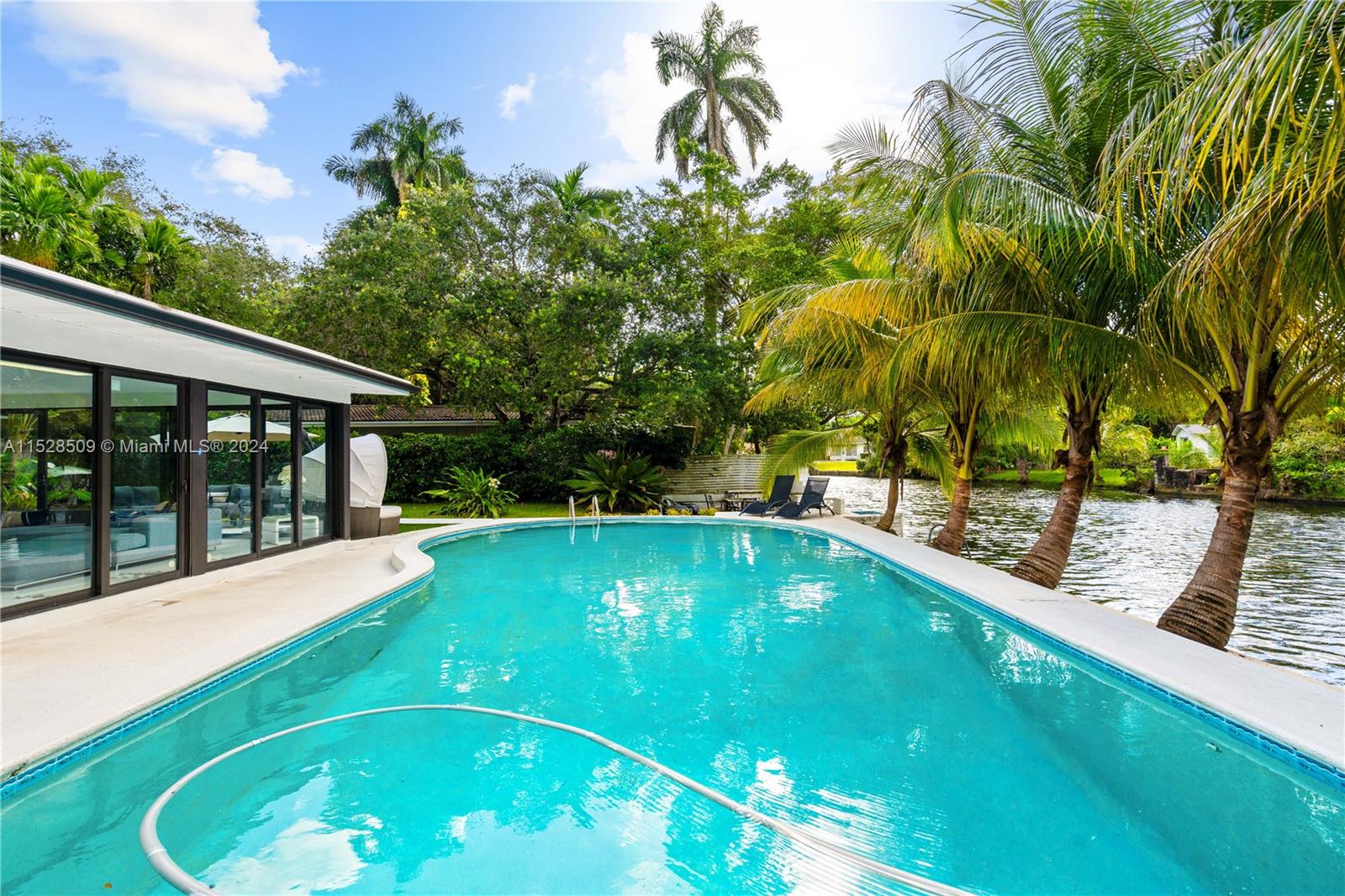 SHERWOOD FOREST - Residential Lease