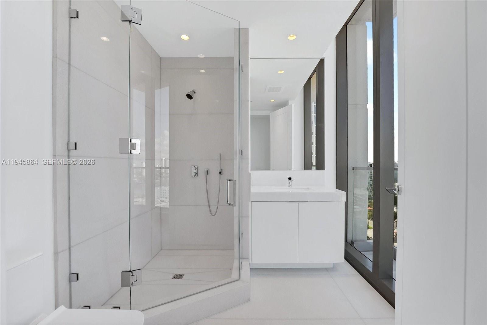 NORTH BISCAYNE BEACH AMEN - Residential