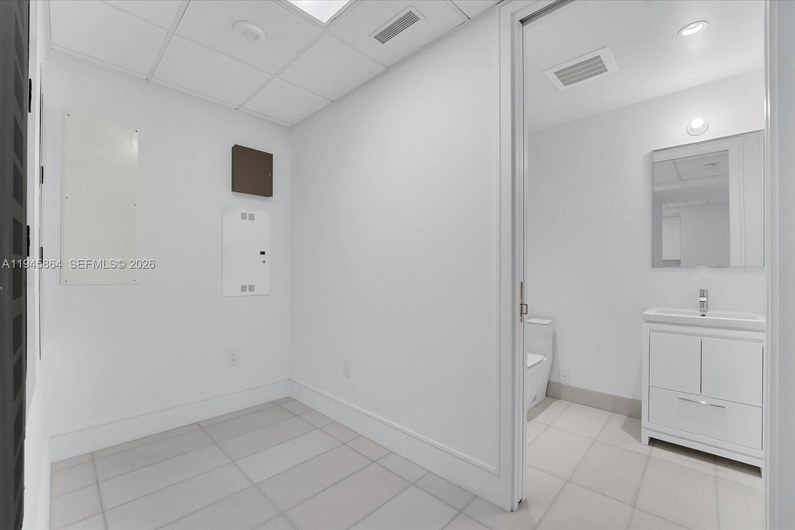 NORTH BISCAYNE BEACH AMEN - Residential