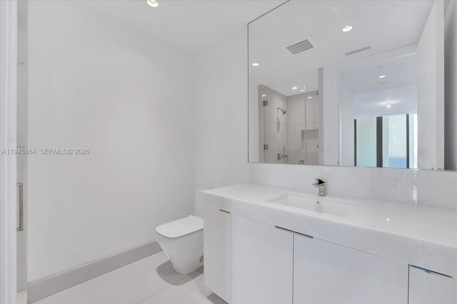 NORTH BISCAYNE BEACH AMEN - Residential