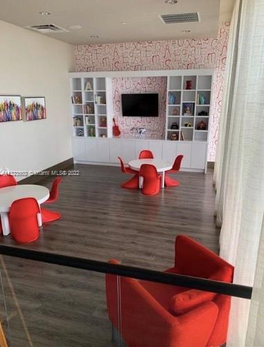 5252 PASEO CONDO - Residential Lease