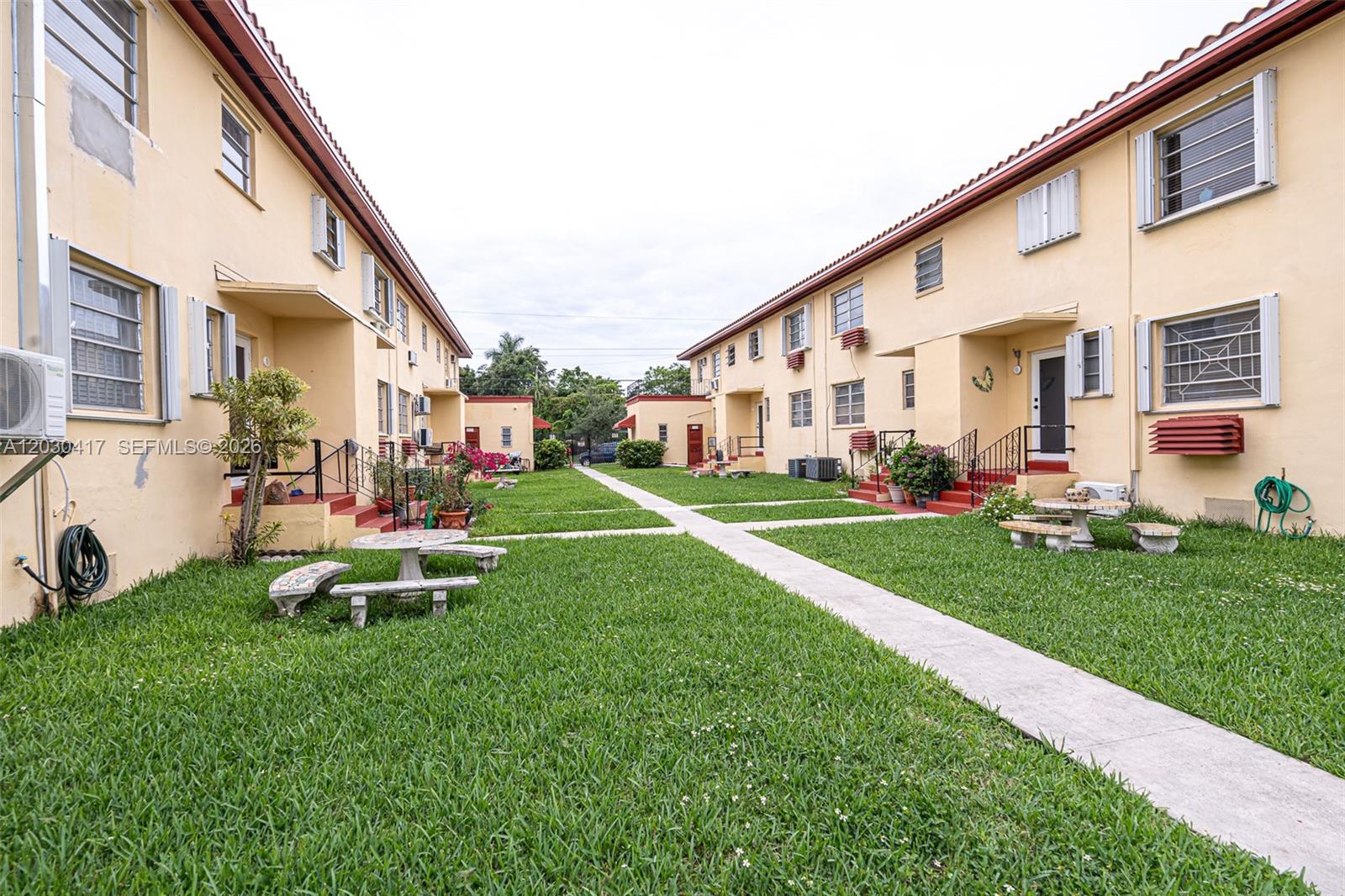 SWEET-EL CONDO - Residential Lease