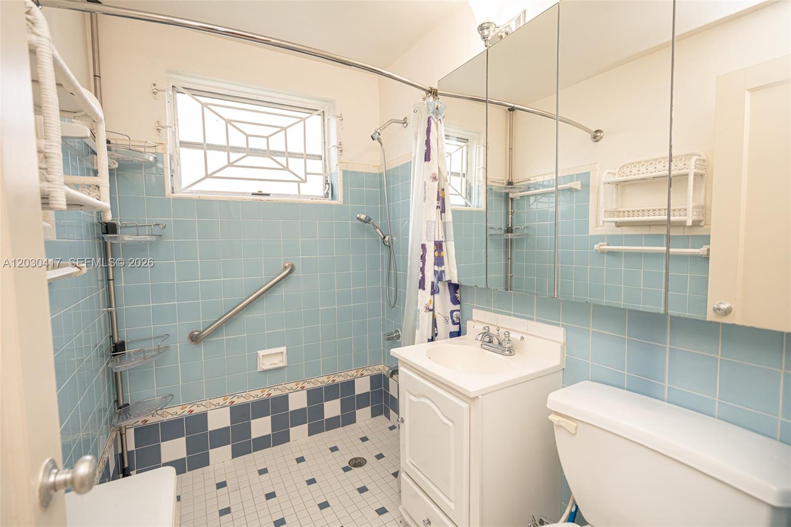 SWEET-EL CONDO - Residential Lease