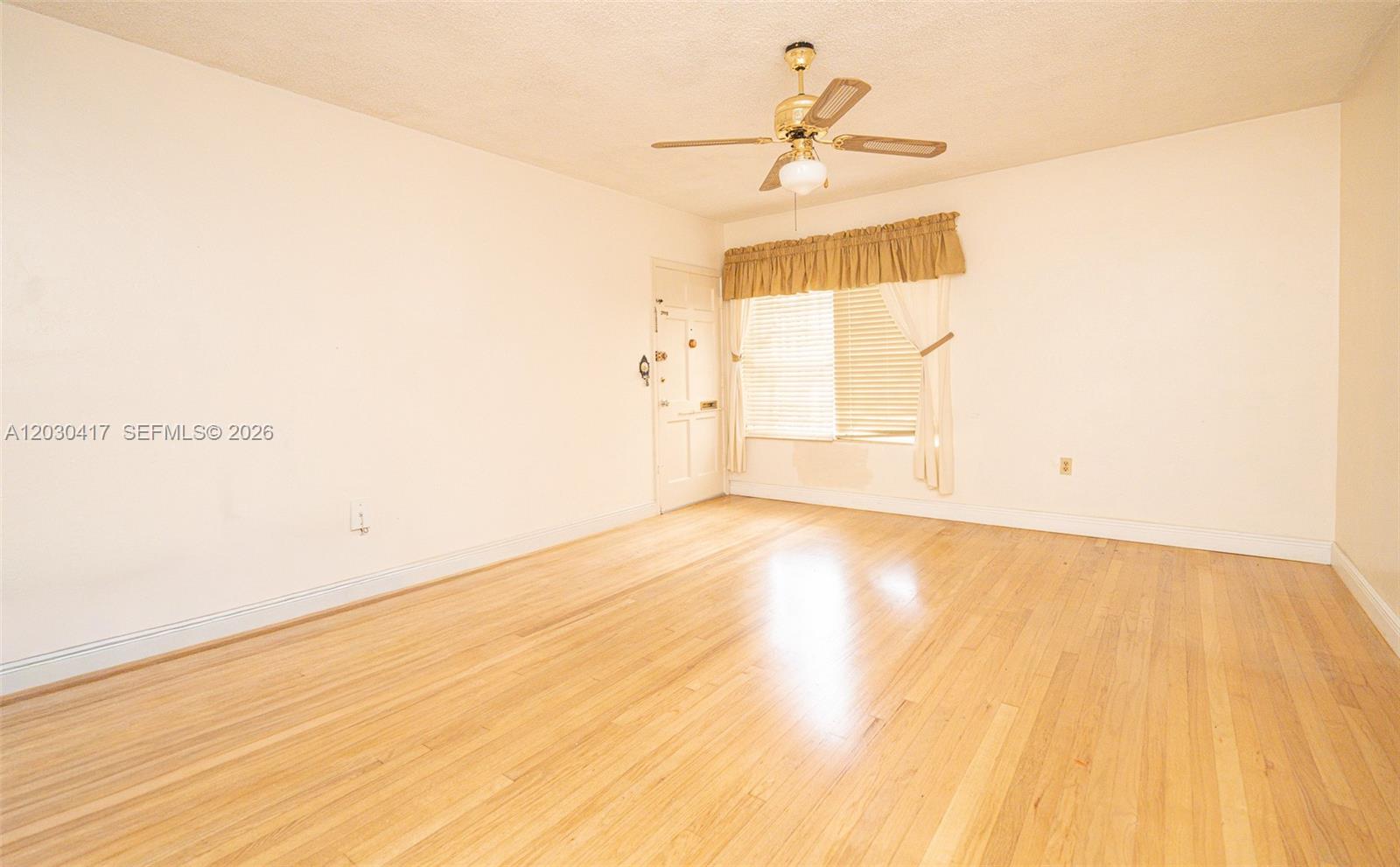 SWEET-EL CONDO - Residential Lease