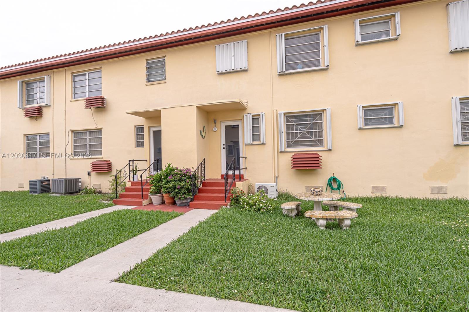 SWEET-EL CONDO - Residential Lease