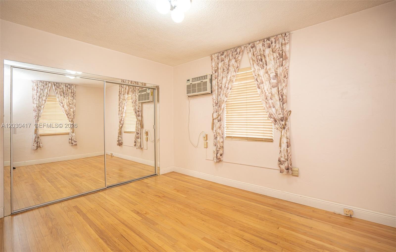 SWEET-EL CONDO - Residential Lease