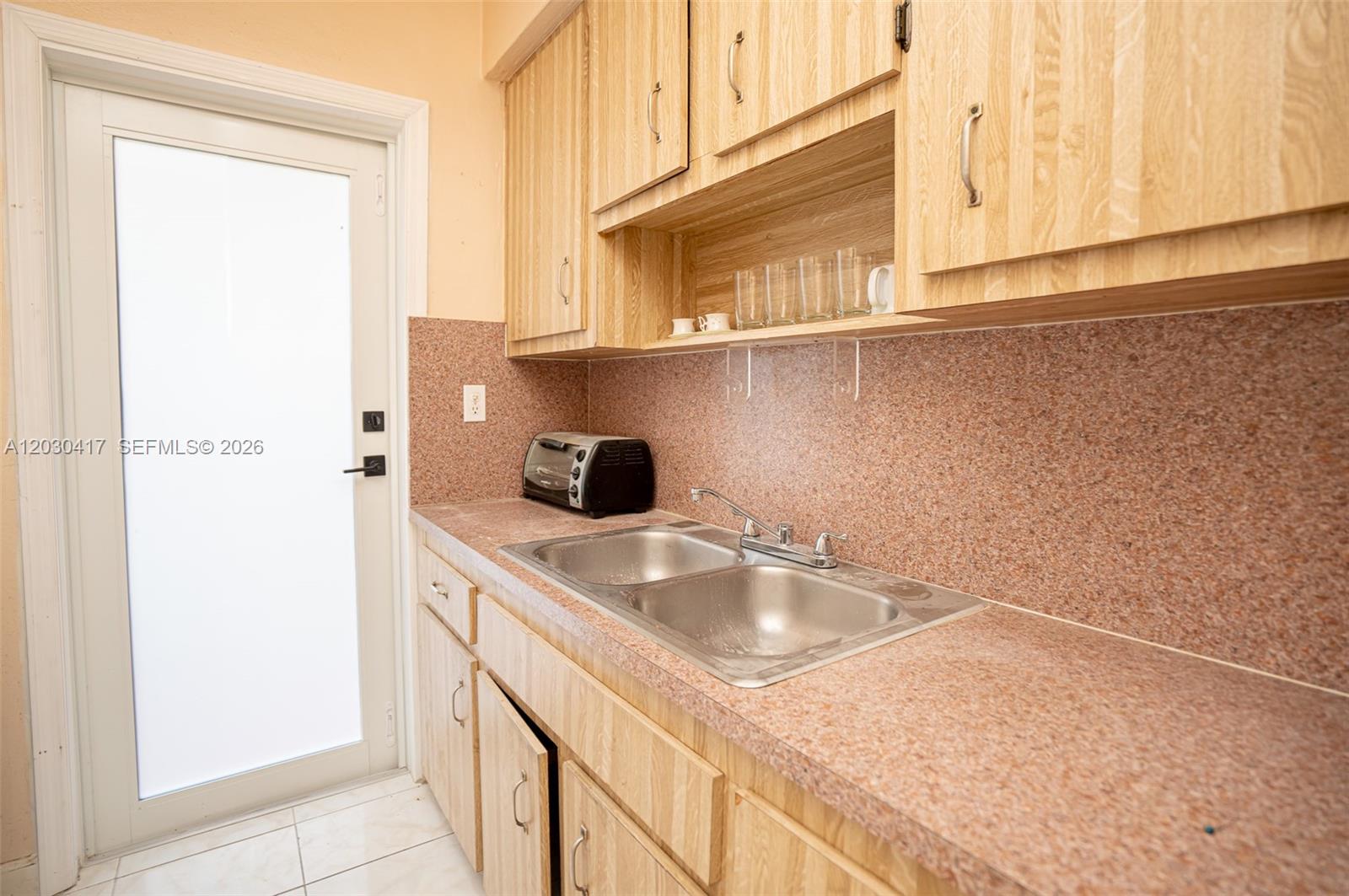 SWEET-EL CONDO - Residential Lease