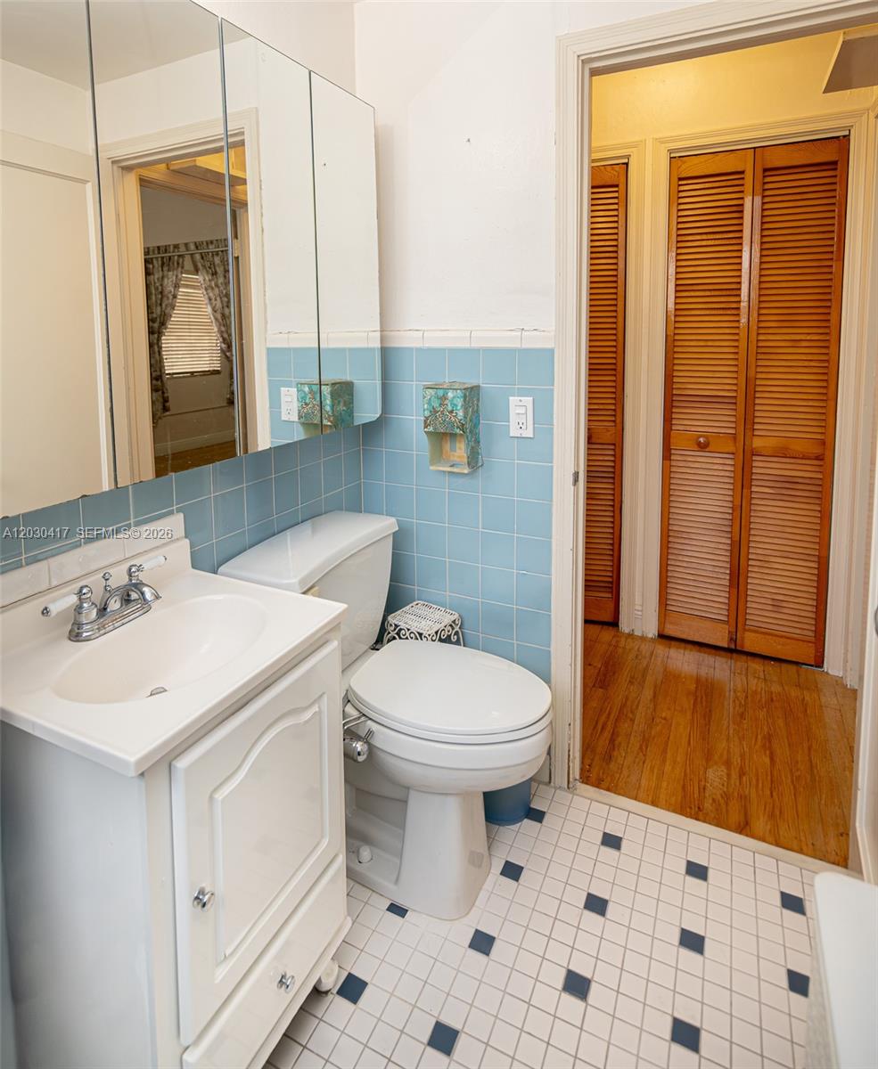 SWEET-EL CONDO - Residential Lease