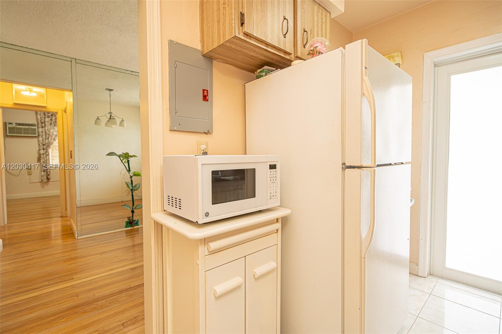 SWEET-EL CONDO - Residential Lease