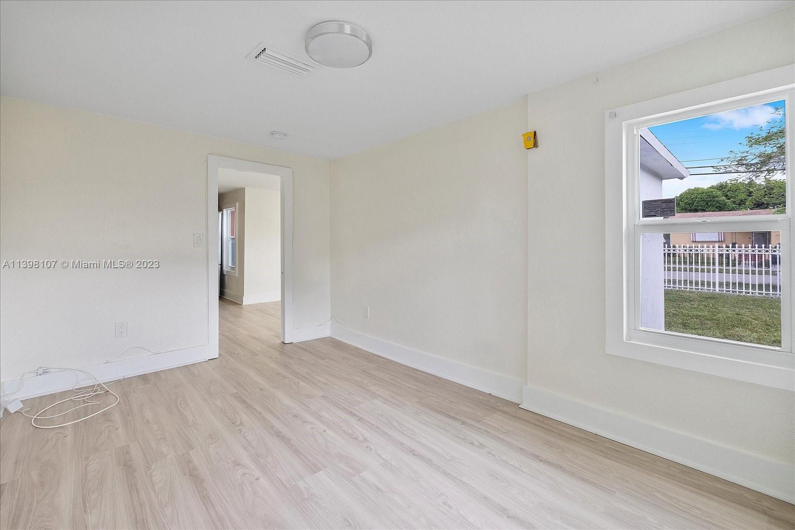 T L JOHNSON SUB IN SW1/4 - Residential