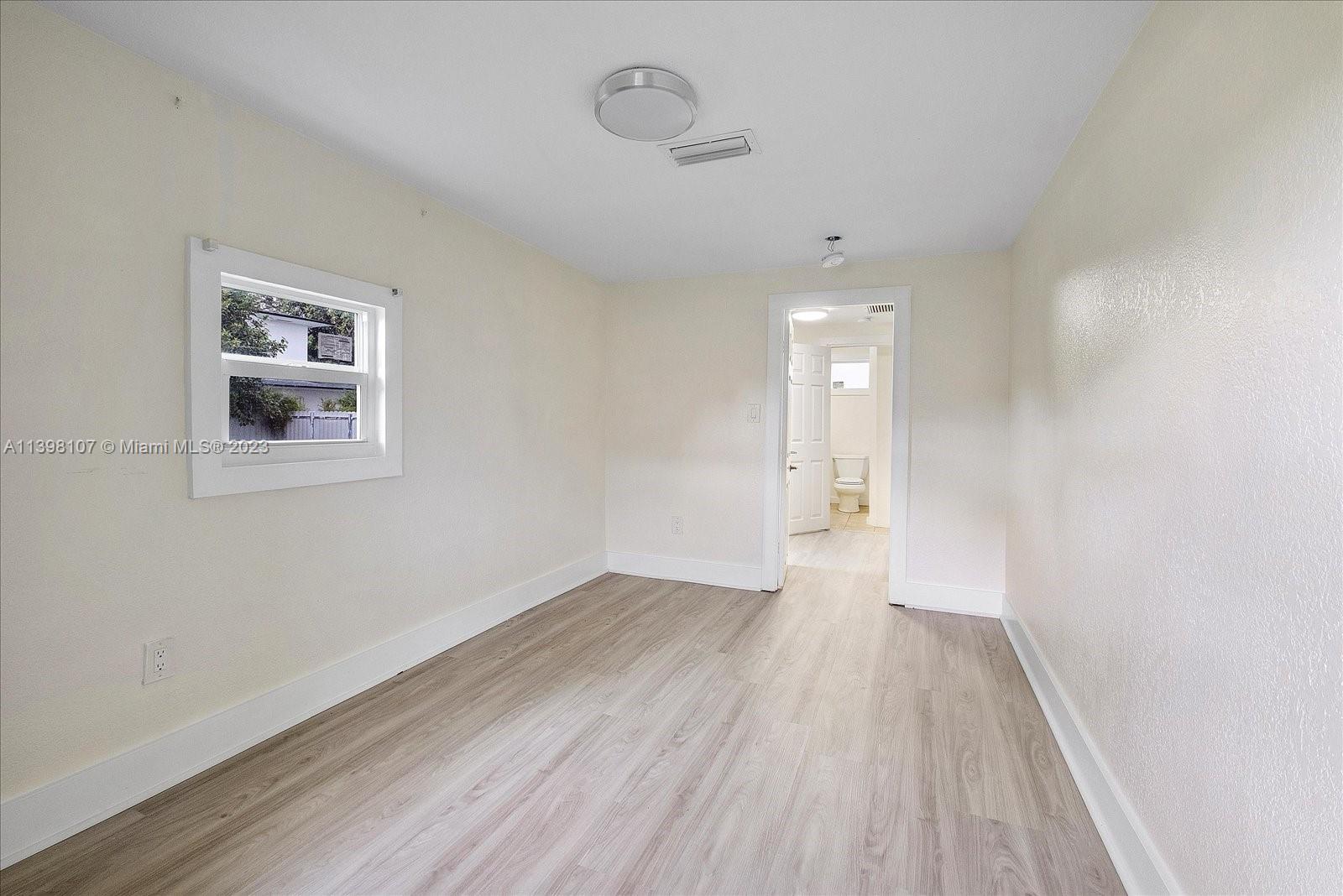 T L JOHNSON SUB IN SW1/4 - Residential