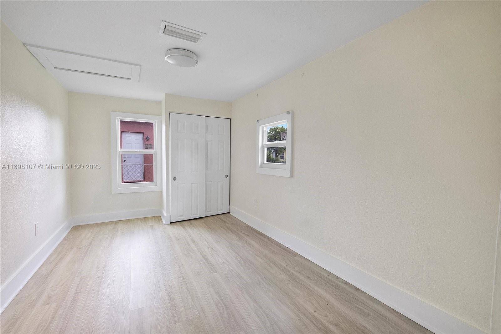 T L JOHNSON SUB IN SW1/4 - Residential