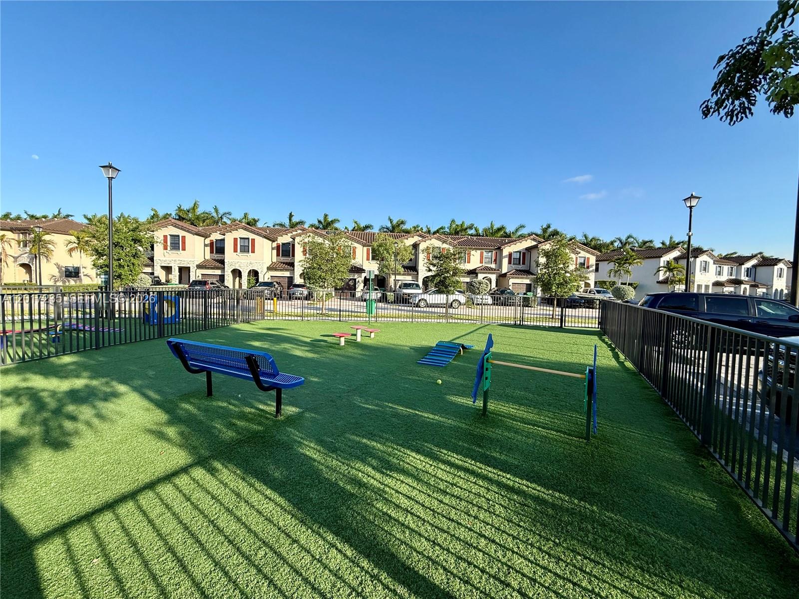 COCO PALM - ISOLA - Residential