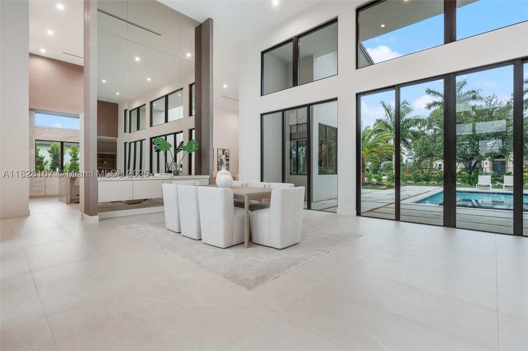ZONA WEST - Residential