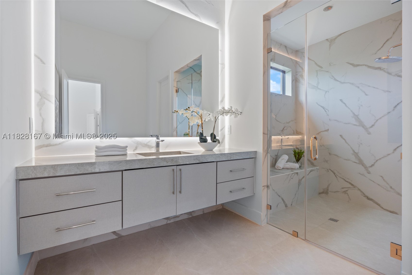 ZONA WEST - Residential