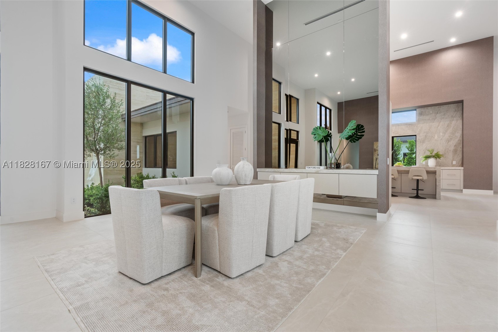 ZONA WEST - Residential