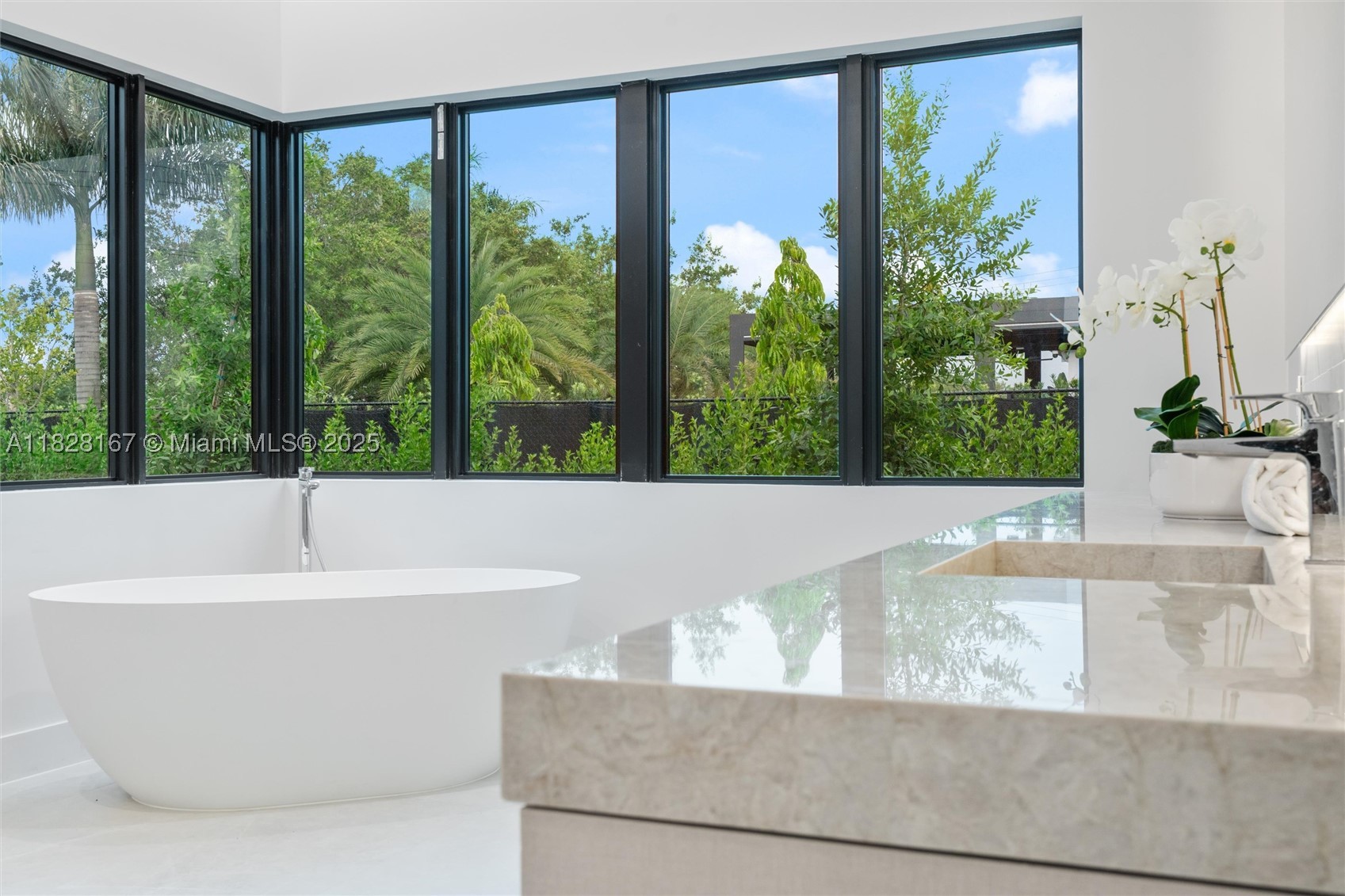 ZONA WEST - Residential