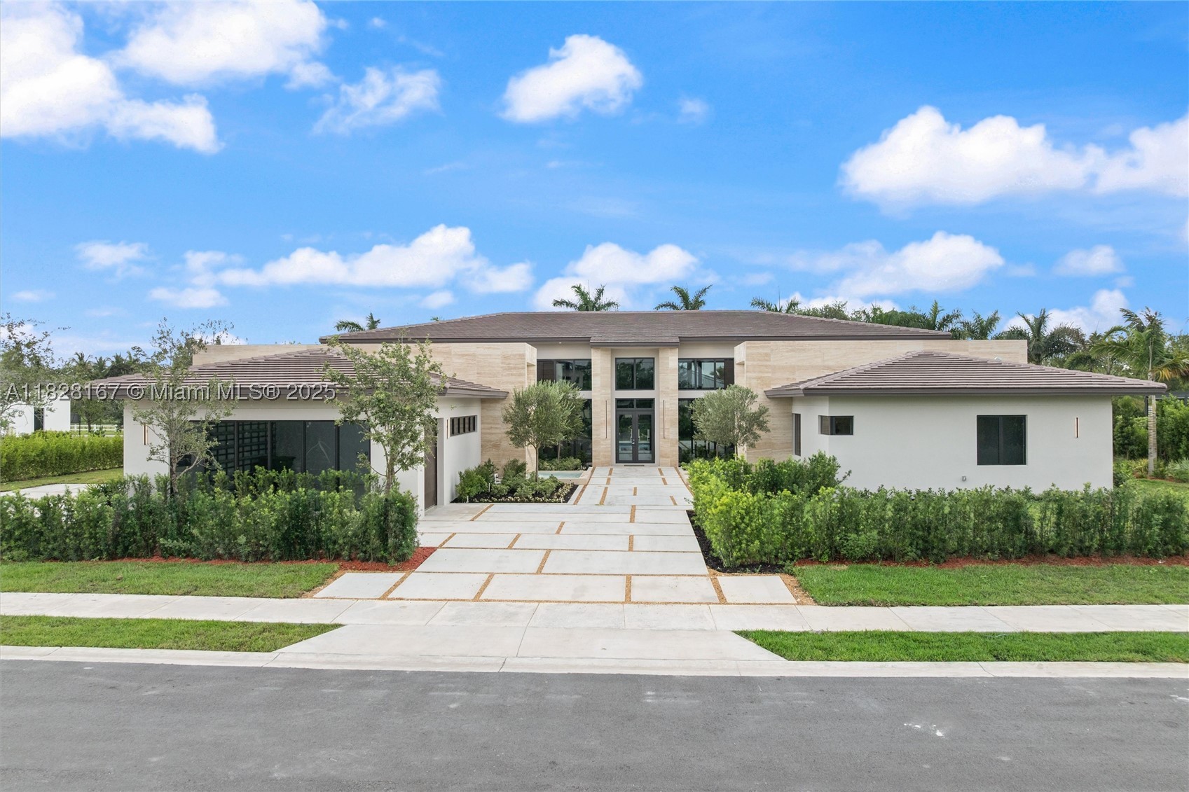 ZONA WEST - Residential