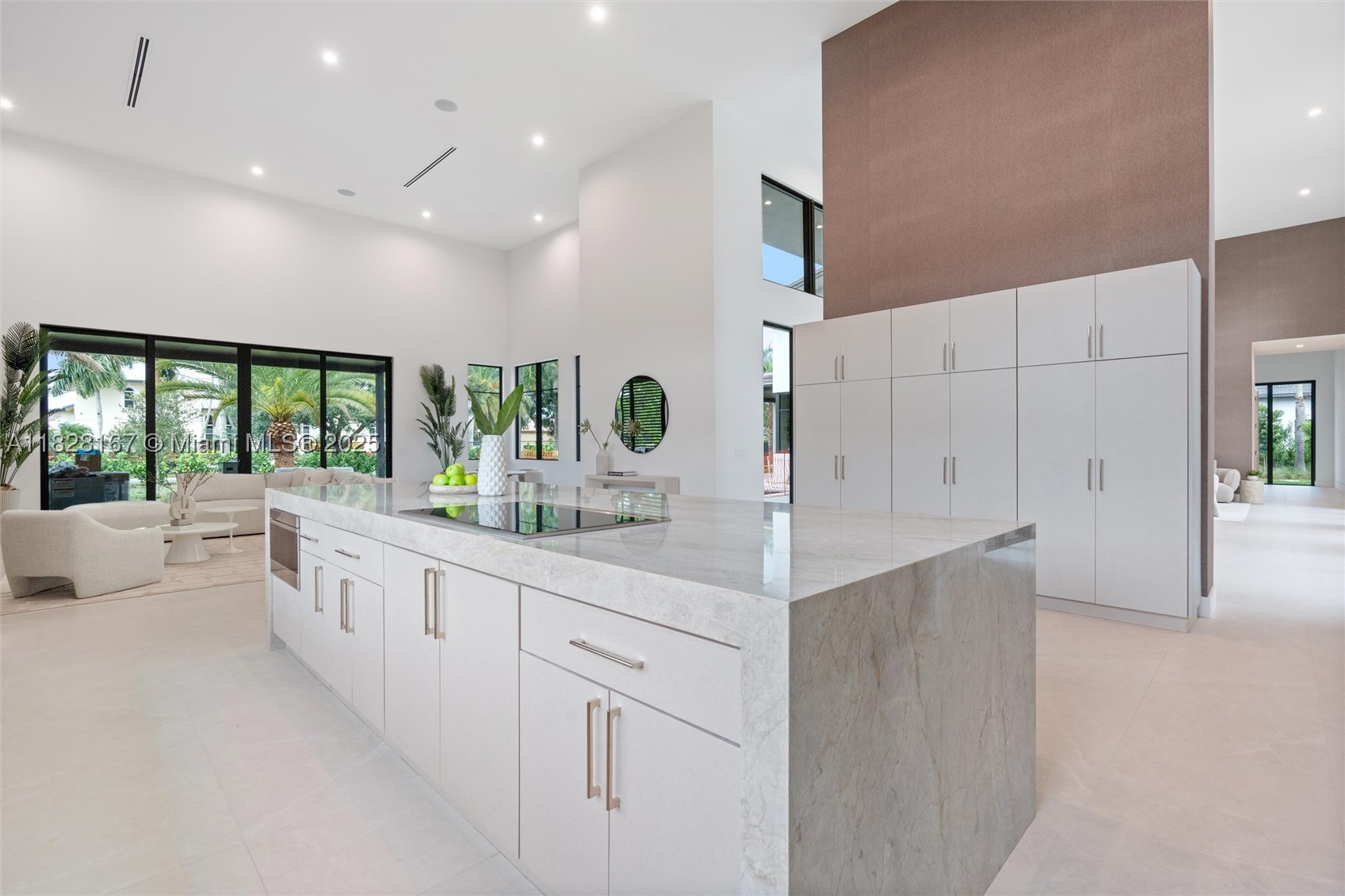 ZONA WEST - Residential