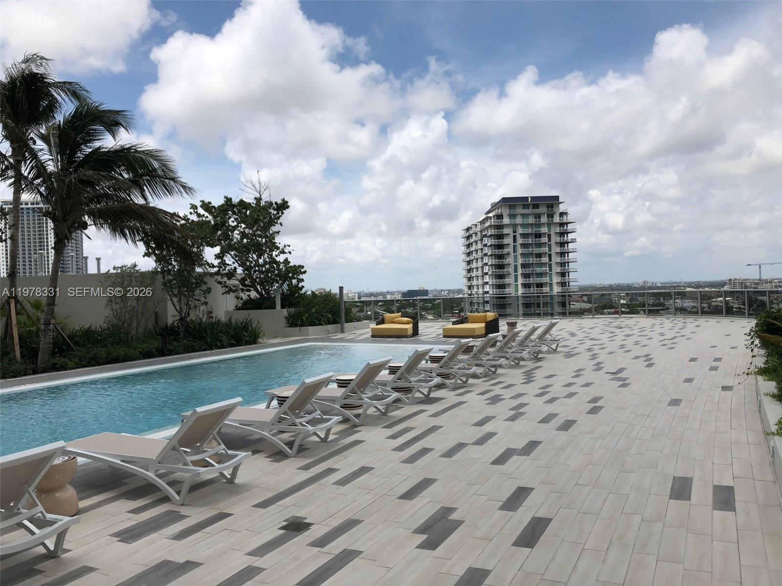ARIA ON THE BAY - Residential