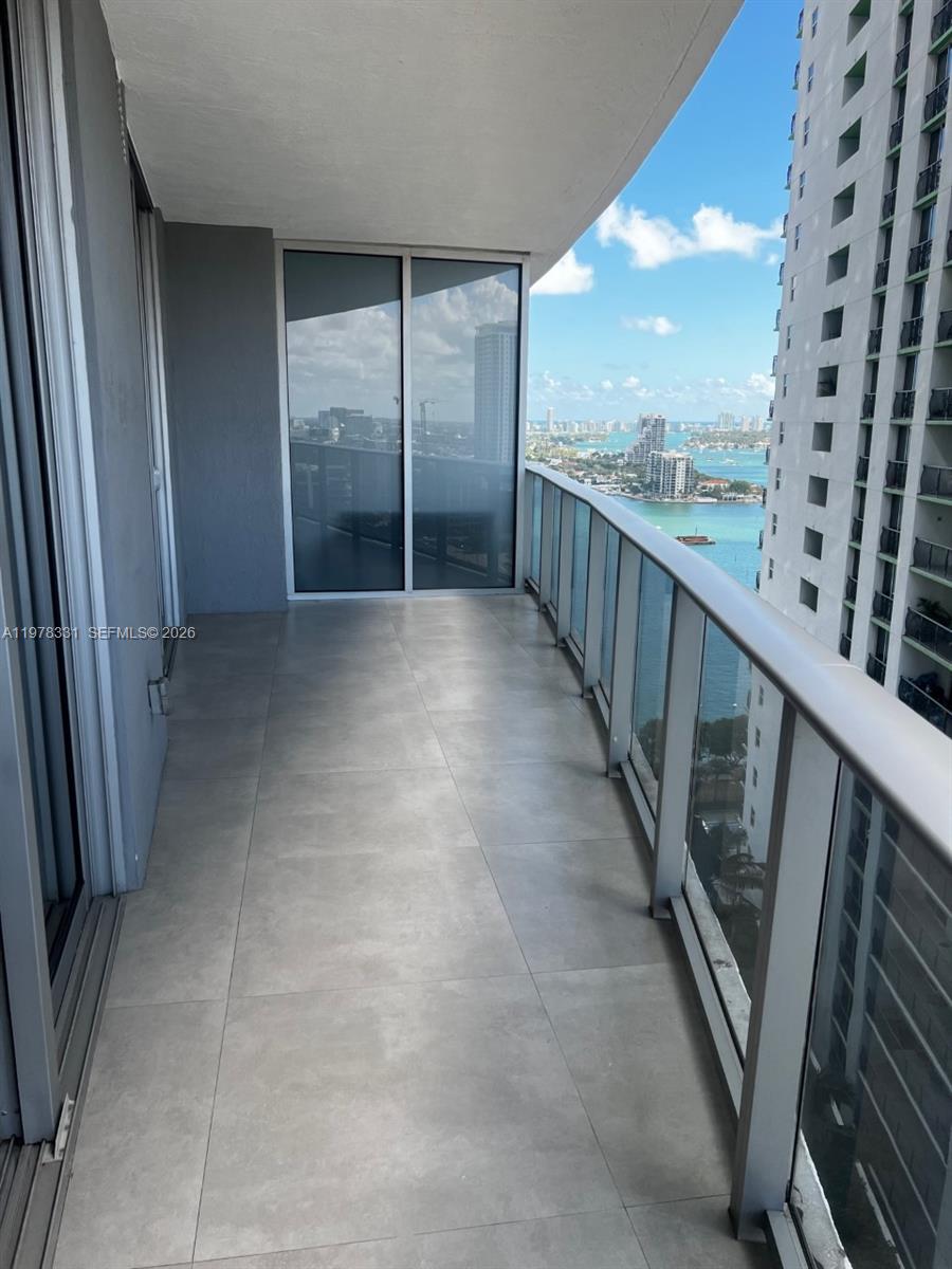 ARIA ON THE BAY - Residential