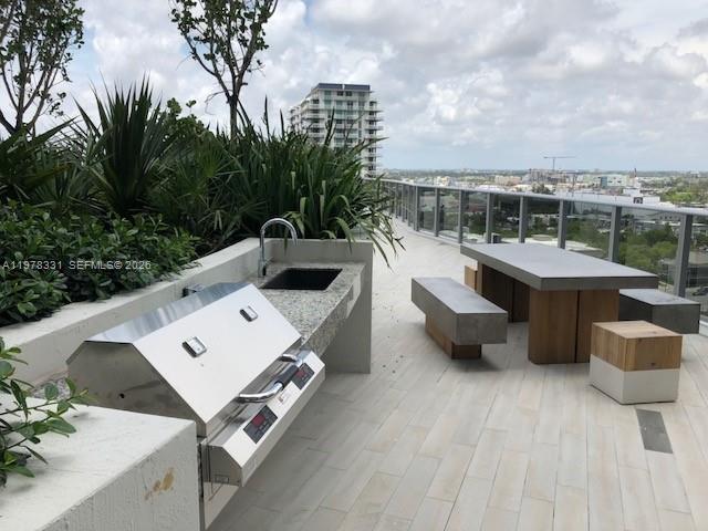 ARIA ON THE BAY - Residential