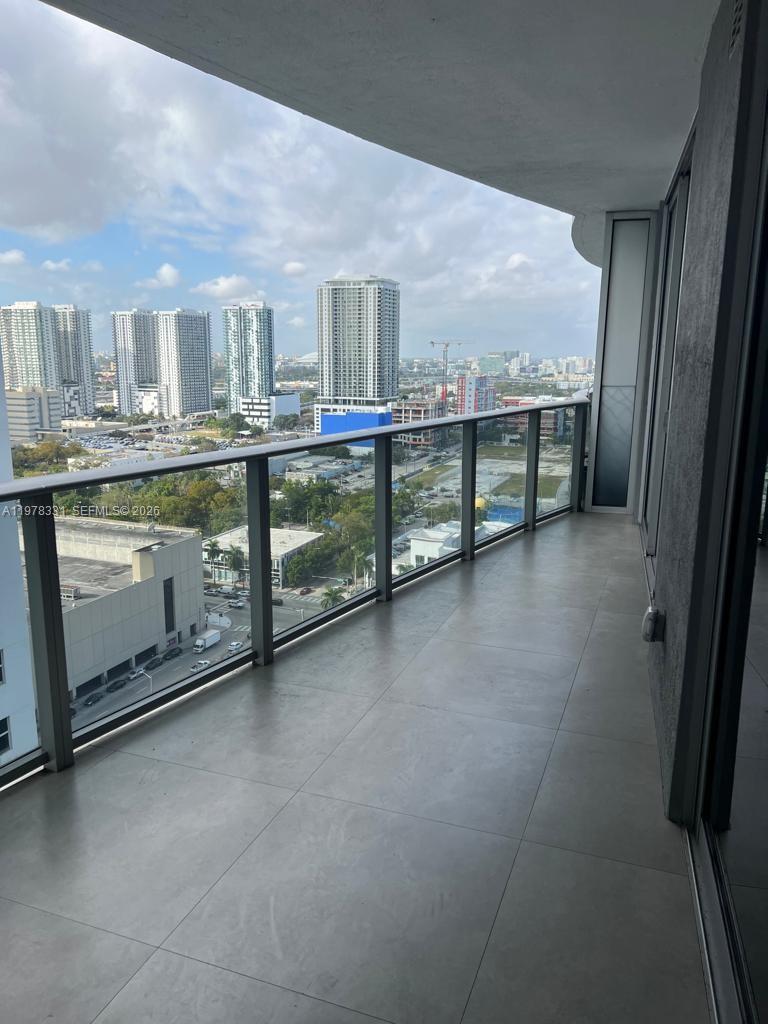 ARIA ON THE BAY - Residential