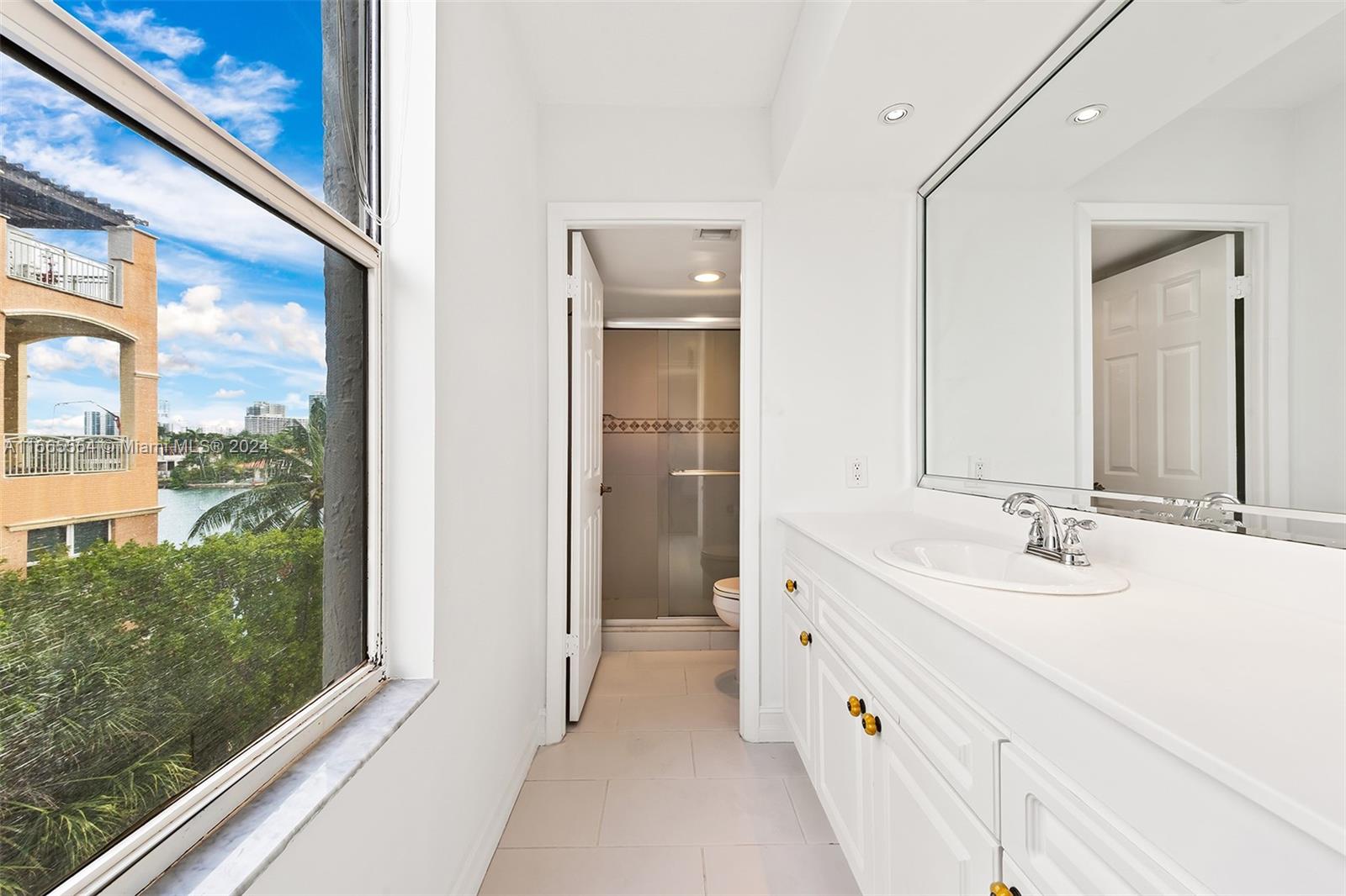 ISLAND PLACE AT BAY HARBO - Residential Lease