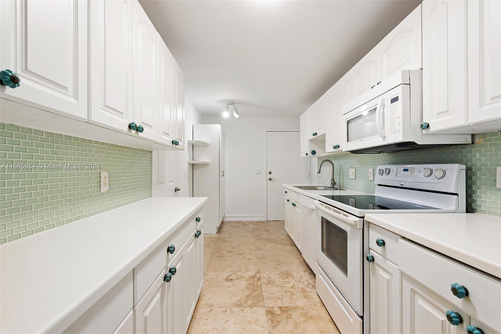 ISLAND PLACE AT BAY HARBO - Residential Lease