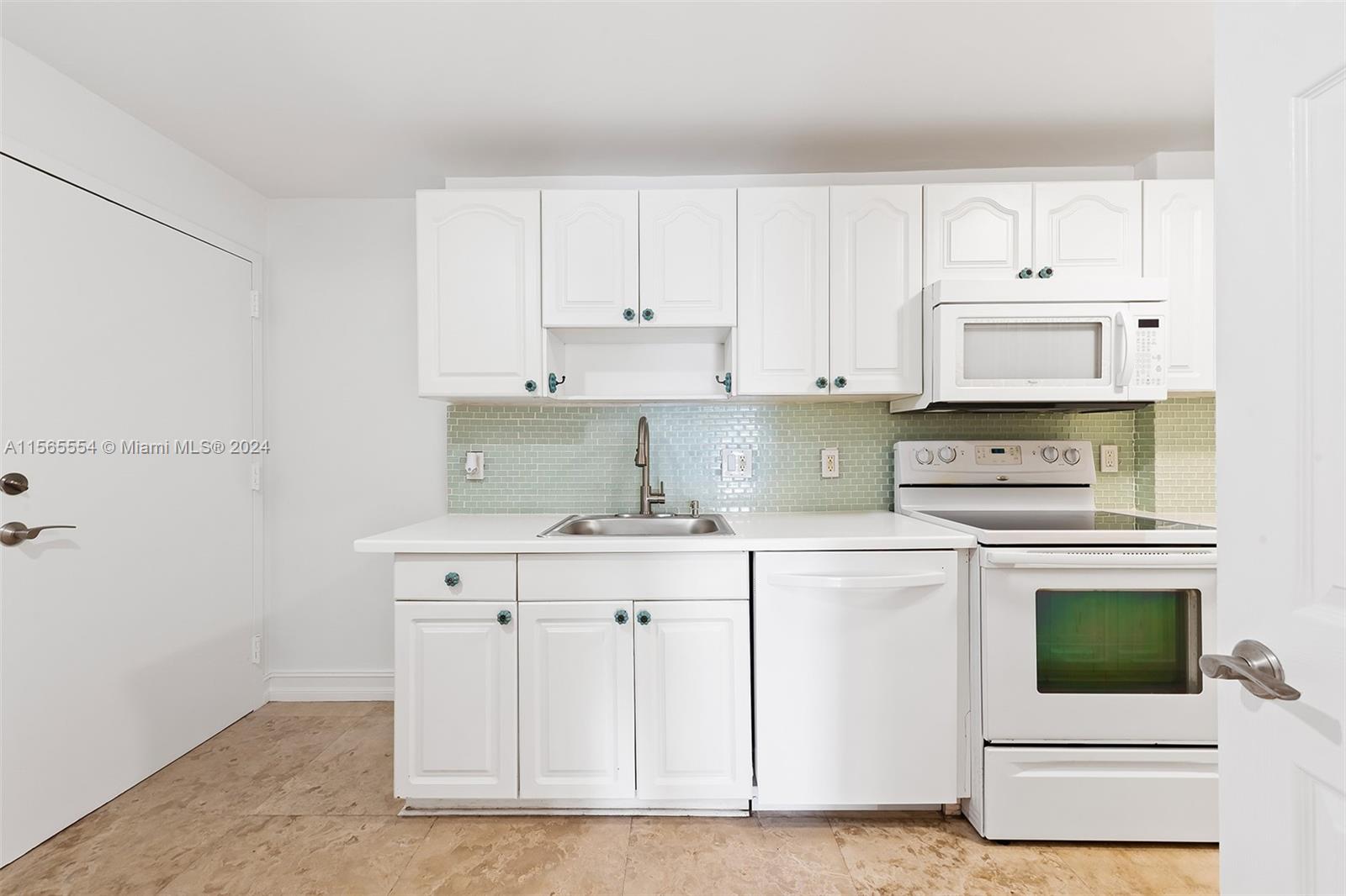 ISLAND PLACE AT BAY HARBO - Residential Lease