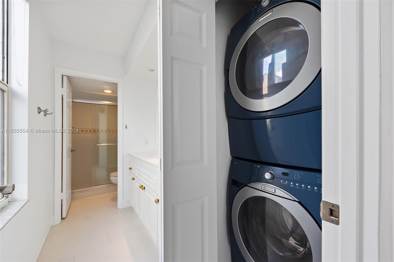 ISLAND PLACE AT BAY HARBO - Residential Lease