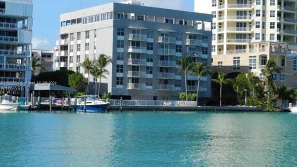 ISLAND PLACE AT BAY HARBO - Residential Lease