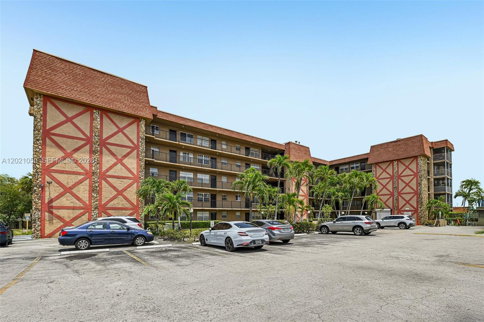 KINGS CASTLE CONDO - Residential