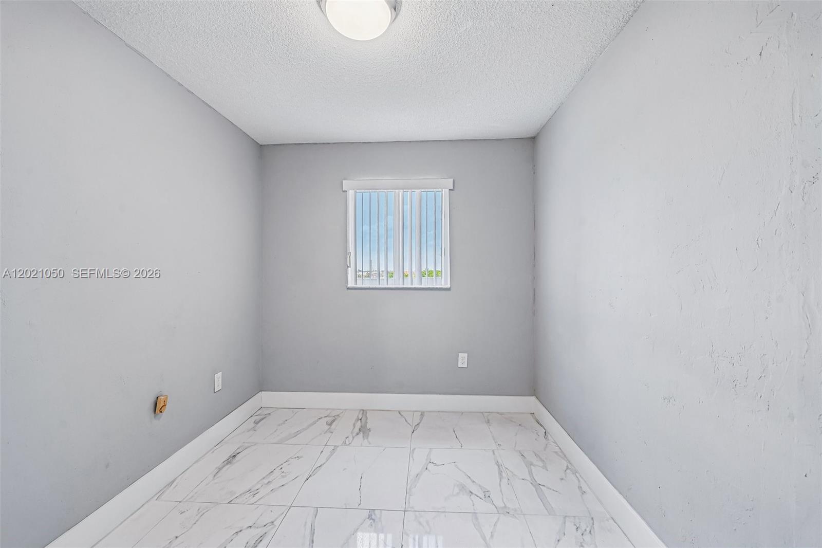 KINGS CASTLE CONDO - Residential