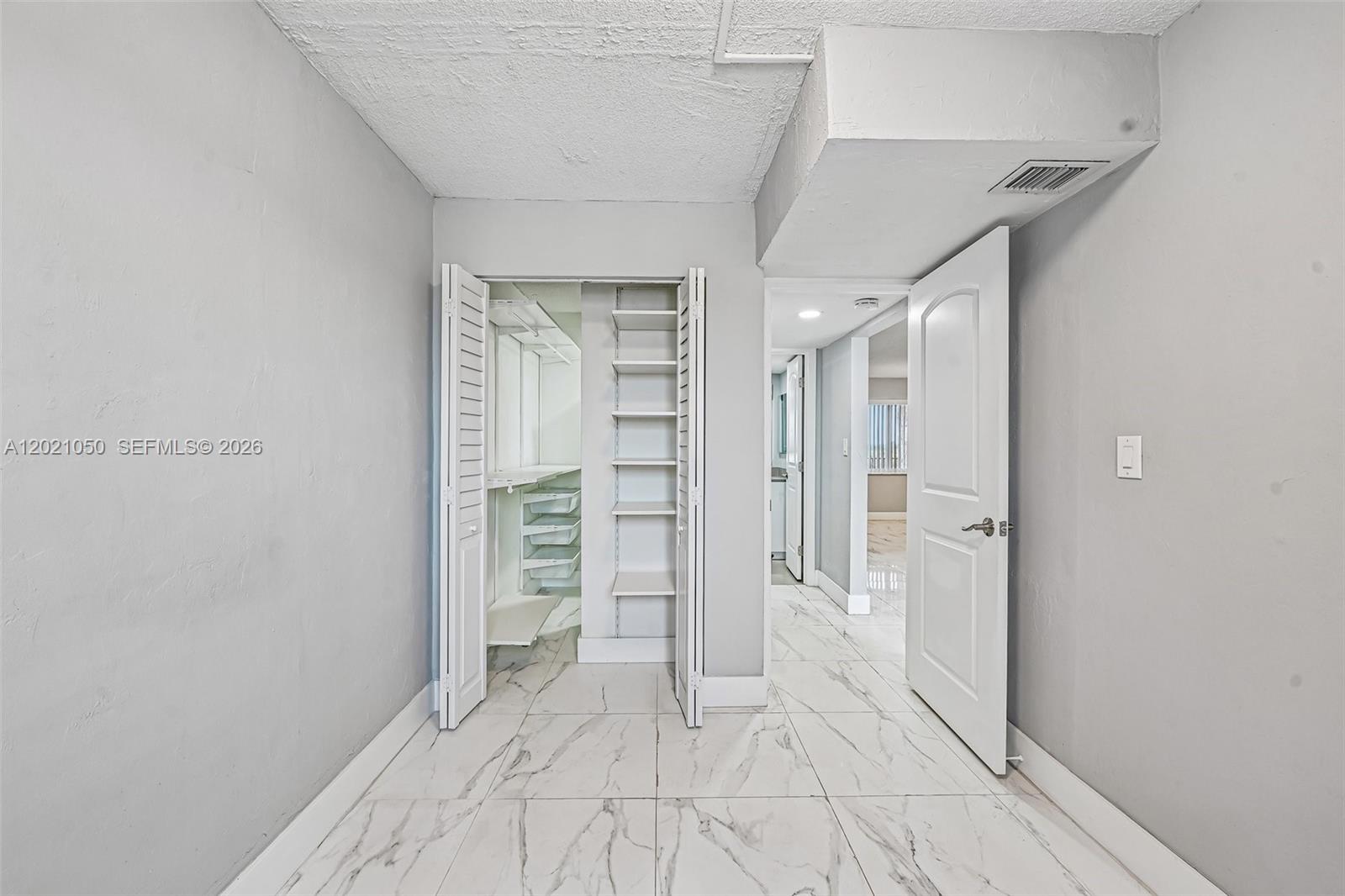 KINGS CASTLE CONDO - Residential