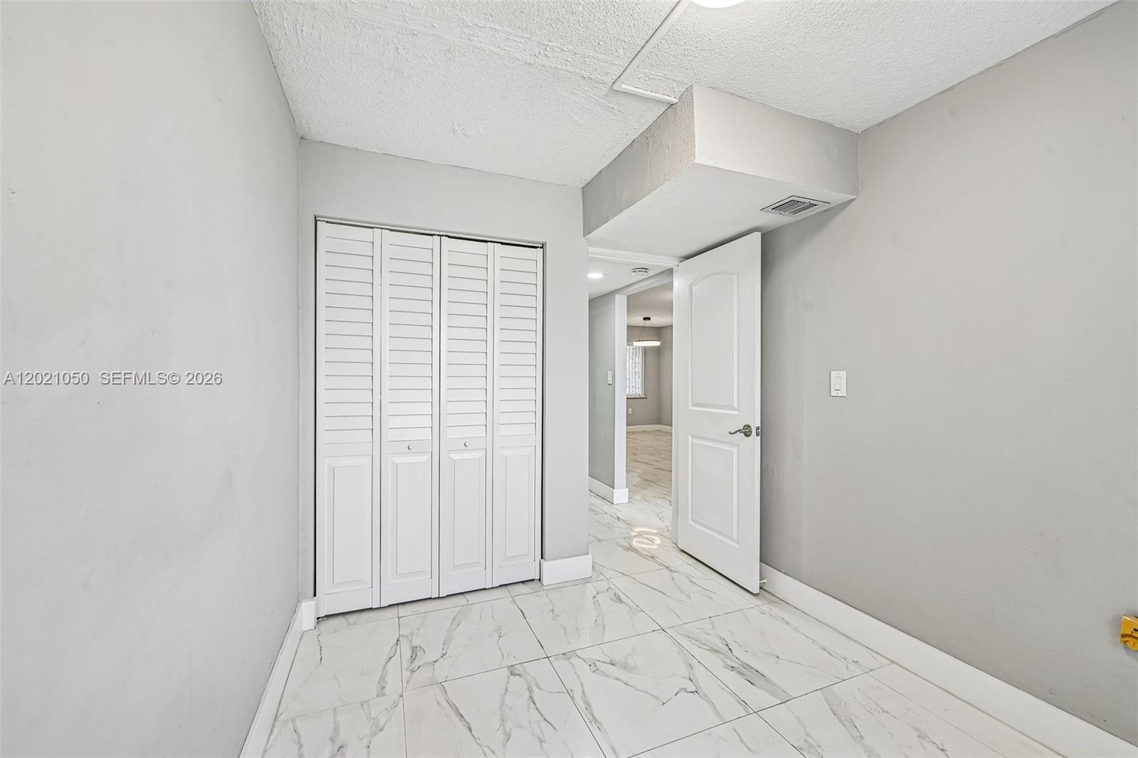 KINGS CASTLE CONDO - Residential