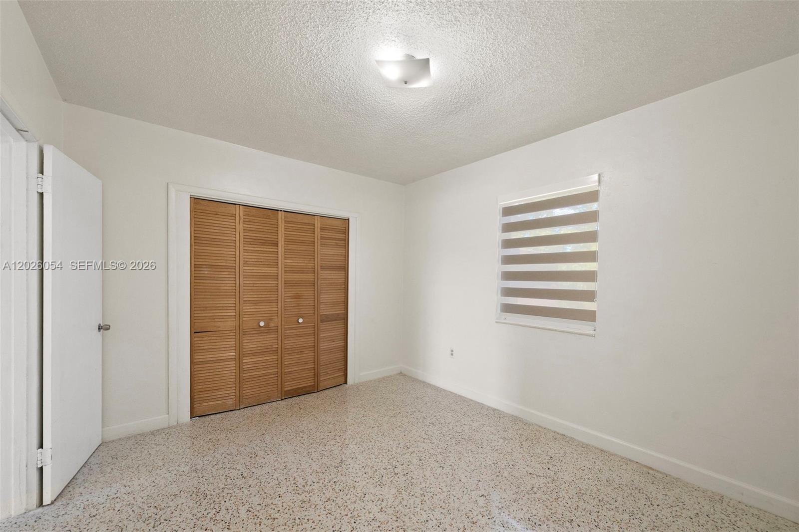 GRAPELAND MANOR - Residential Lease