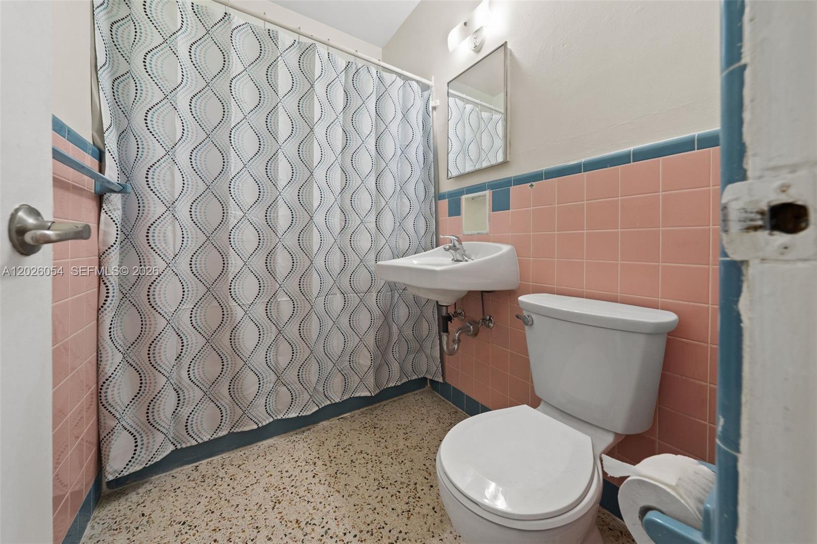 GRAPELAND MANOR - Residential Lease