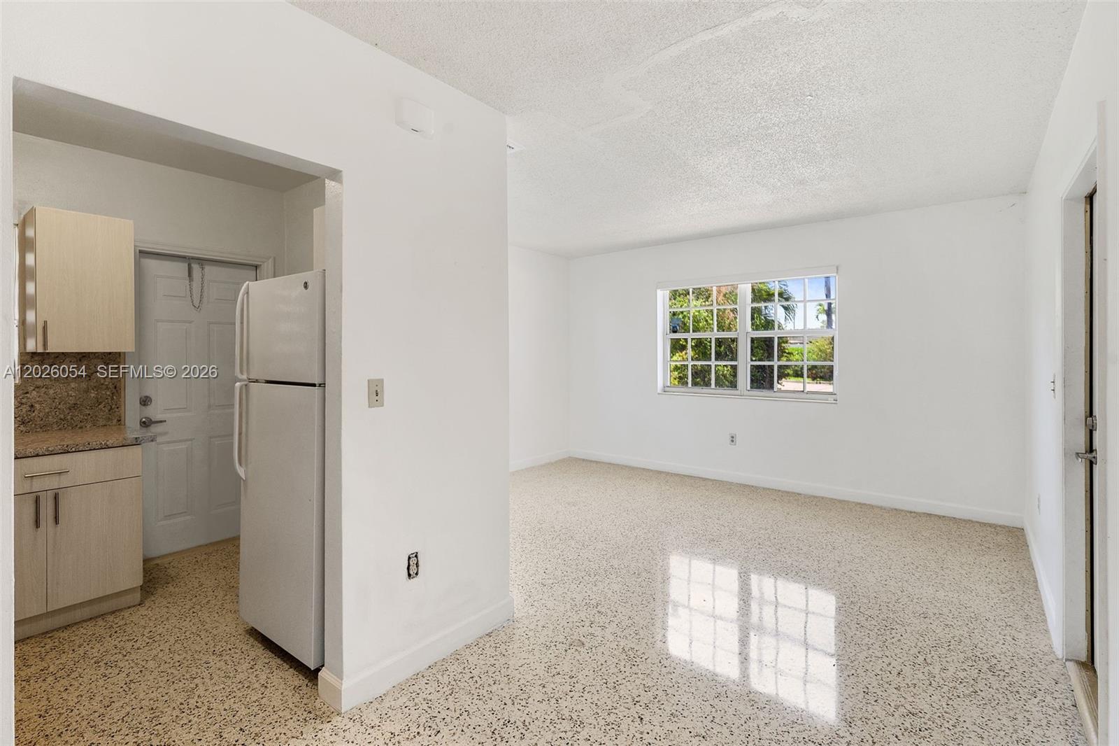 GRAPELAND MANOR - Residential Lease