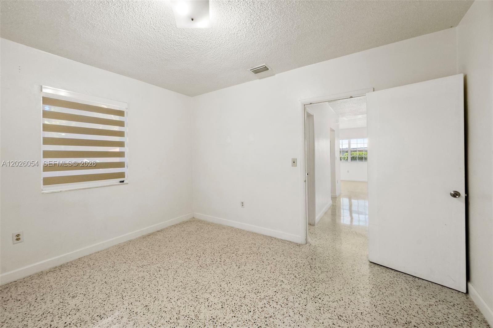 GRAPELAND MANOR - Residential Lease
