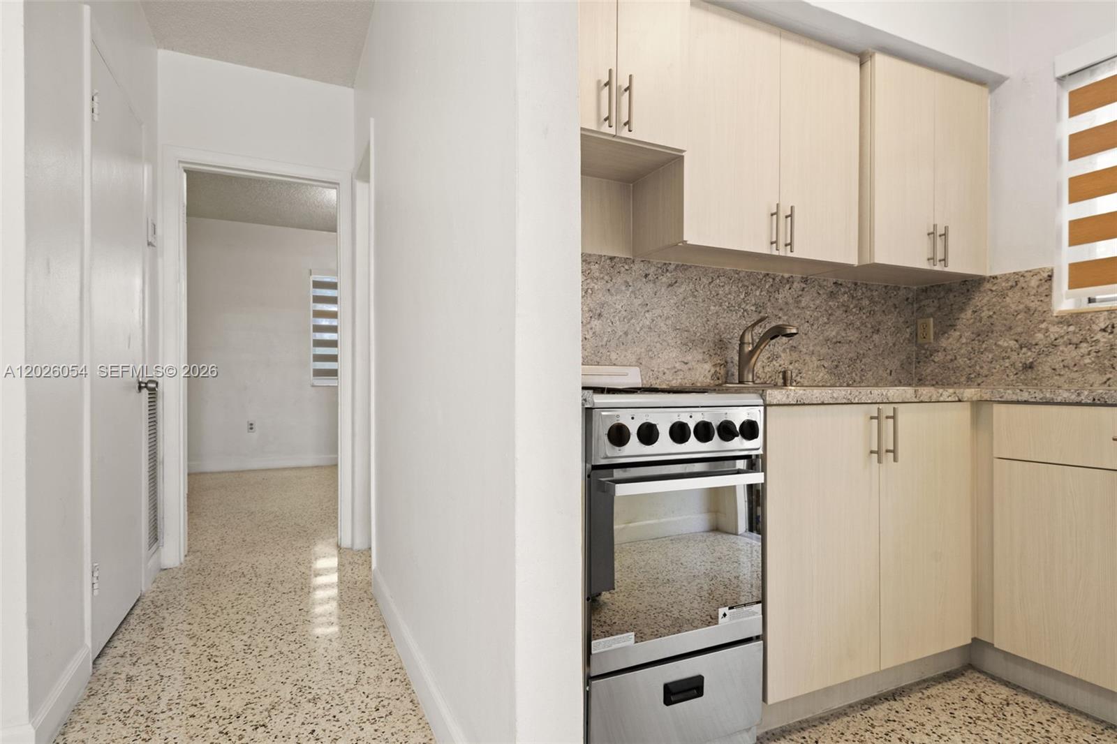 GRAPELAND MANOR - Residential Lease