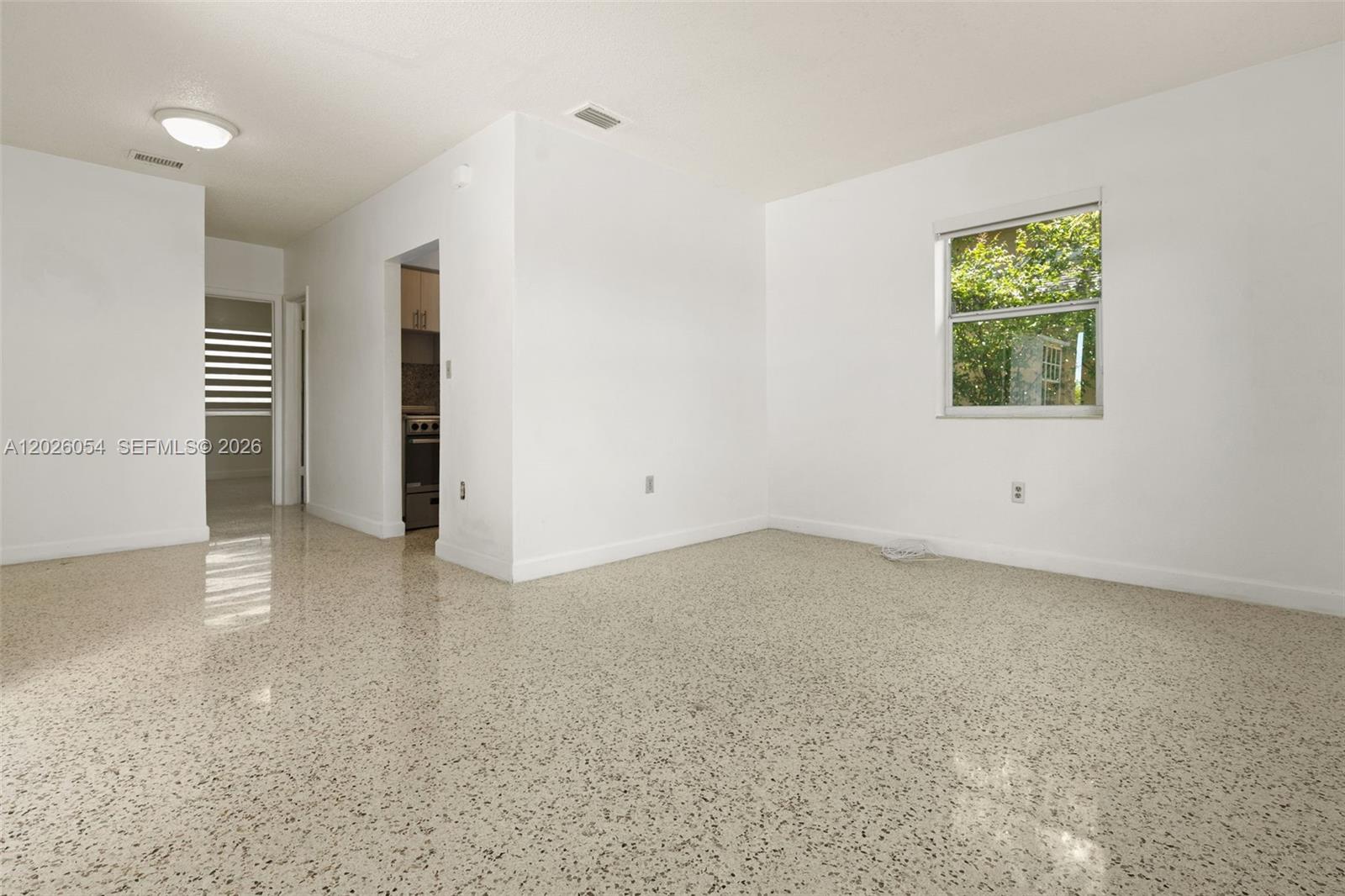 GRAPELAND MANOR - Residential Lease