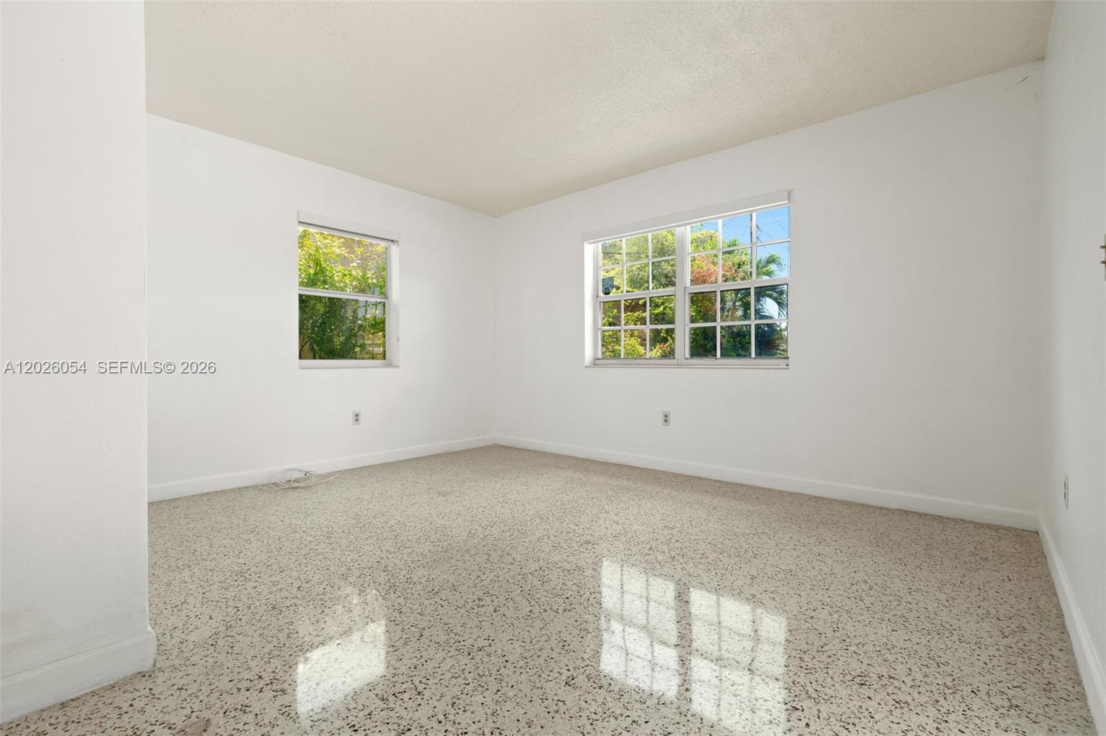 GRAPELAND MANOR - Residential Lease