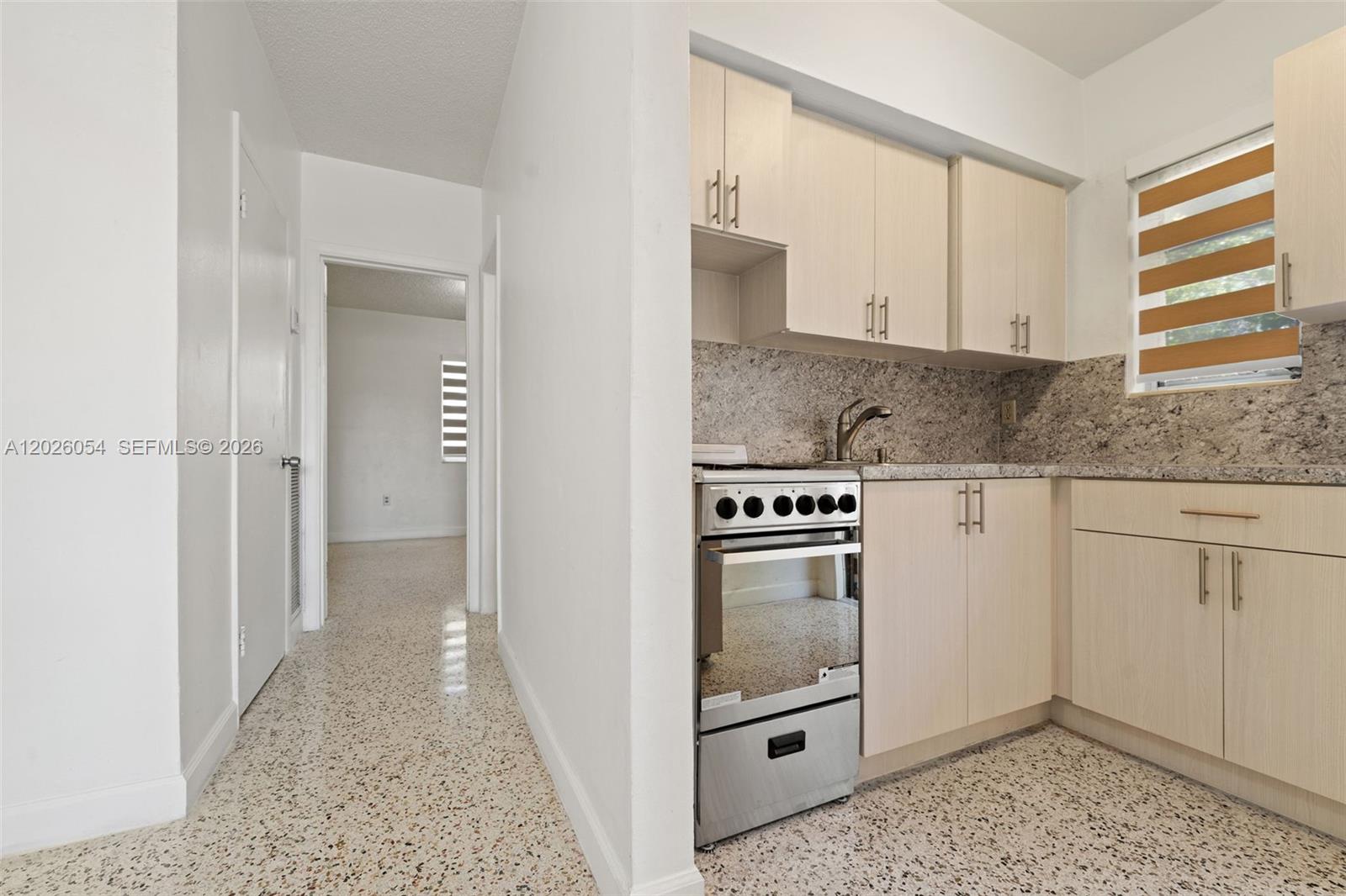 GRAPELAND MANOR - Residential Lease
